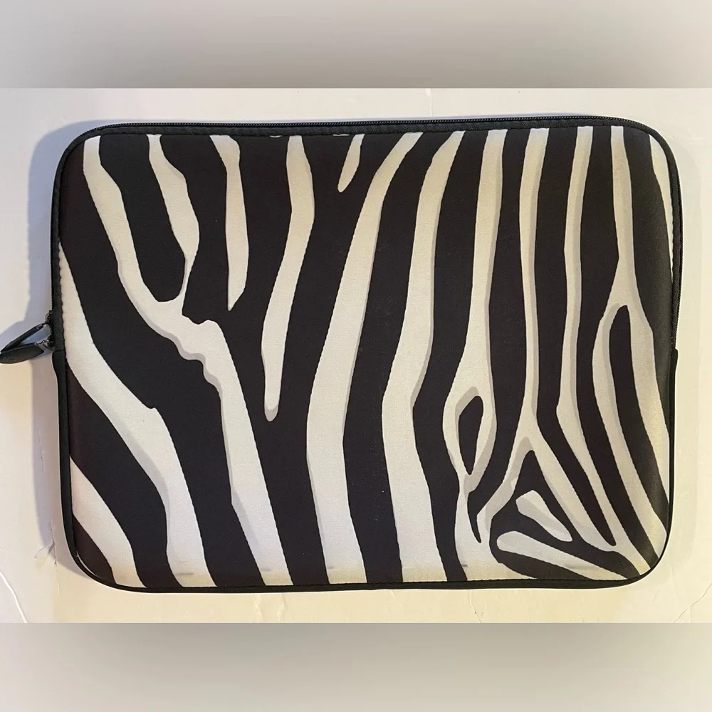 Zebra Print Padded Laptop Sleeve Zipper Closure